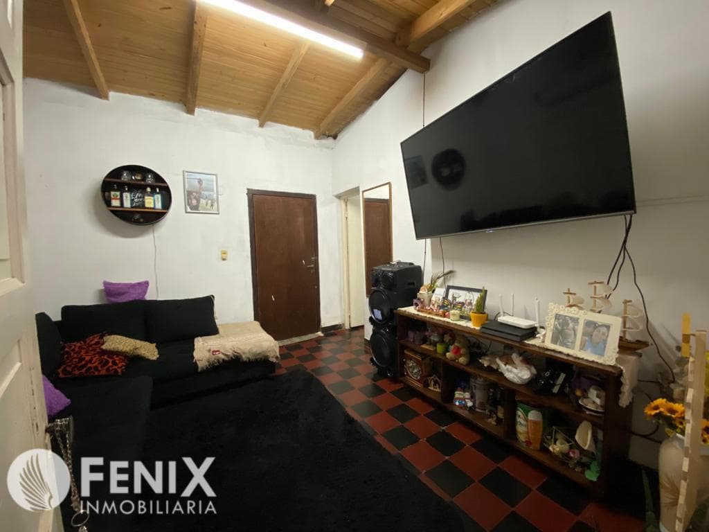 TF591 - TERRENO CON CASA EN VENTA Z/ AV. TAMBOR DE TACUARÍ — foto 2