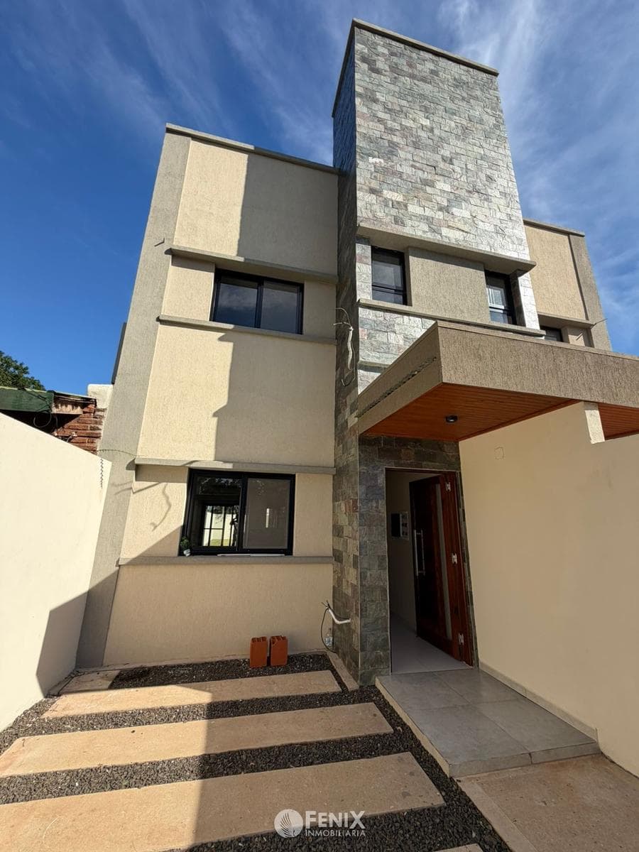 CF1376 - CASA - 2 DORMITORIOS - AV. CENTENARIO Y KOLPING